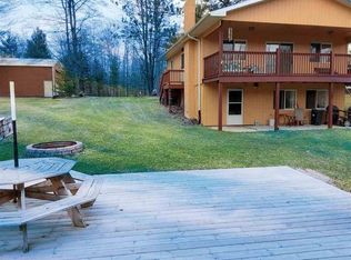 959 Lakeshore Dr, Gladwin, MI 48624