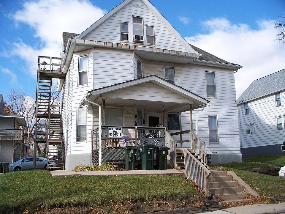 Building Photo 4