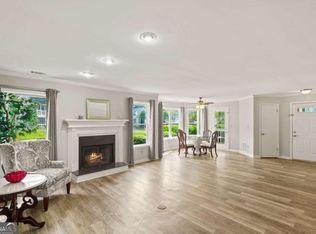 511 Mill Pond Rd, Roswell, GA 30076