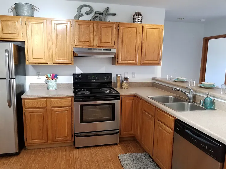 Riverwalk Apartments — Photo 20