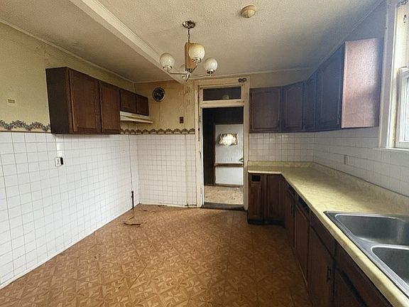 4th image of 7553 S Paulina St