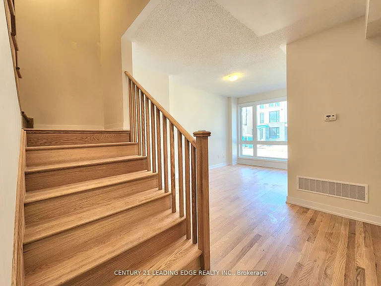 109 Stauffer Cres — Photo 6
