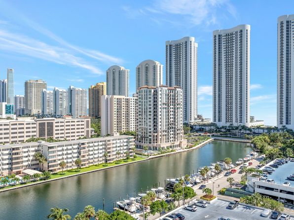 300 Bayview Dr APT 1411