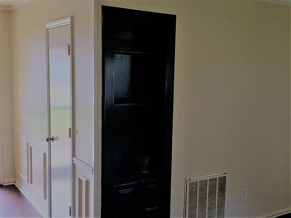 5th image of 7617 Harmony Dr