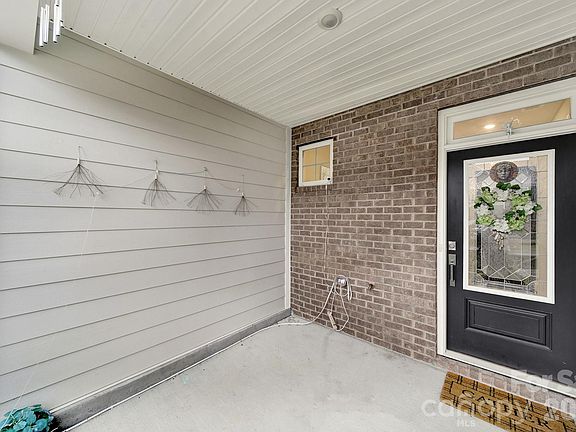 2nd image of 6009 Chelsea Oaks Rdg