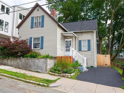 9 Locust St, Providence, RI, 02906