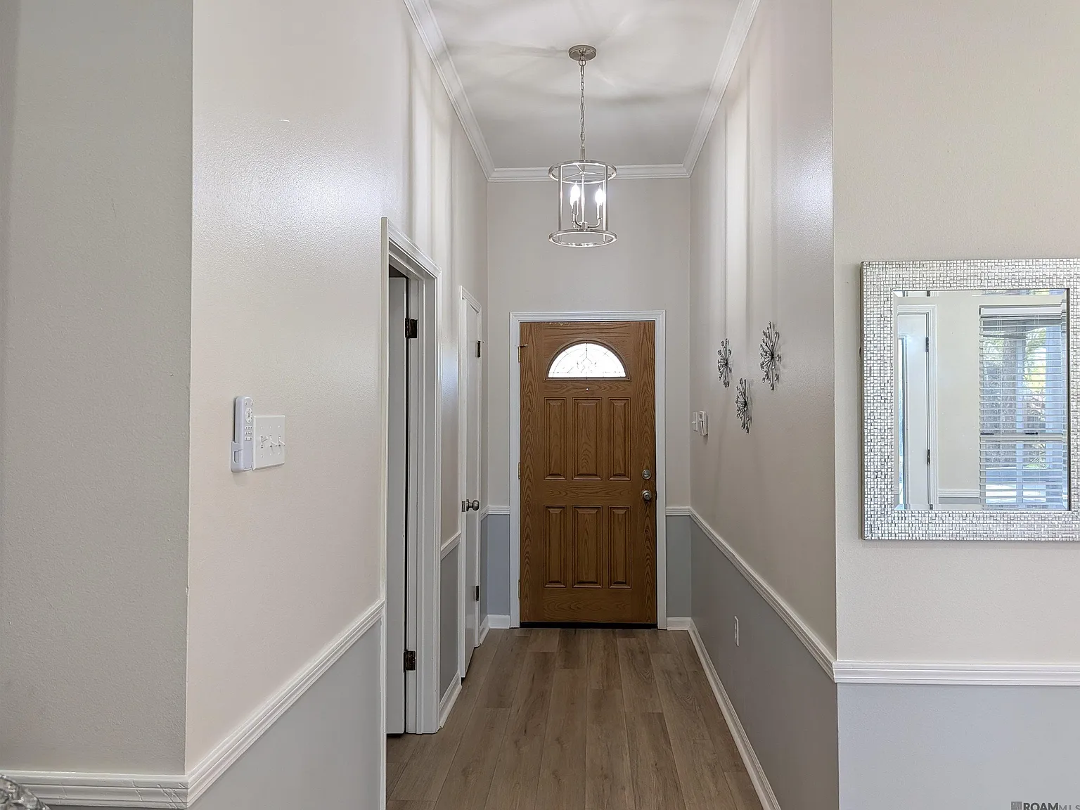 3 bed, 1717 sqft, $2,000 — Photo 2