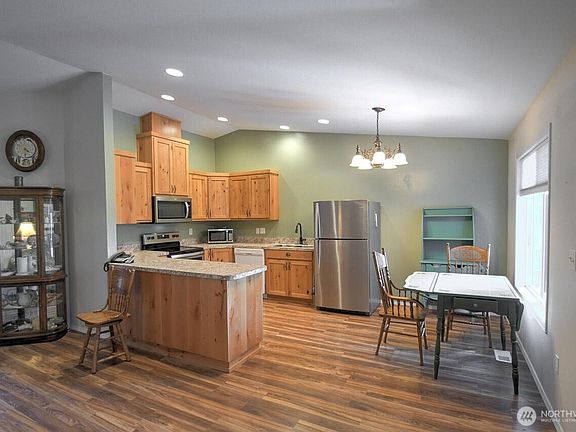 5th image of 2619 159TH Street Ct E