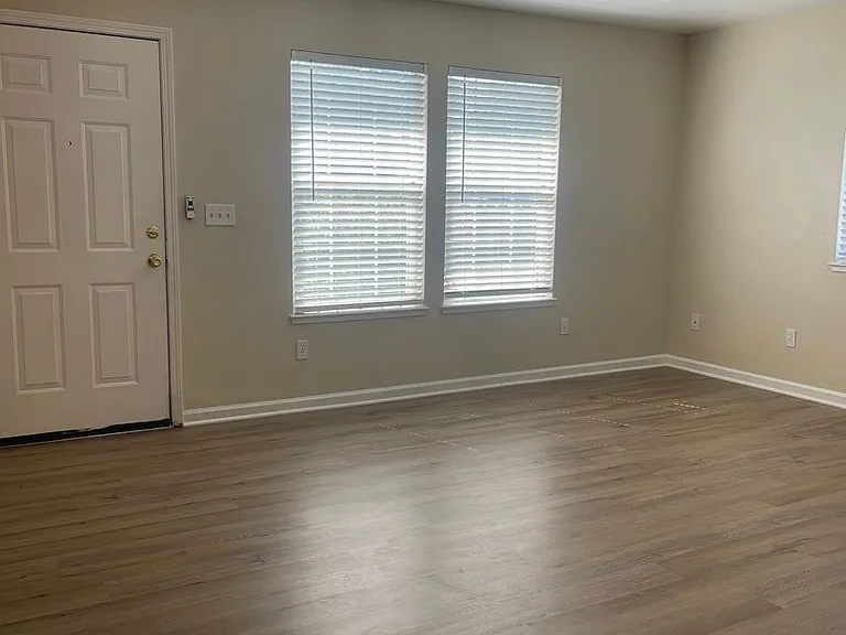 802 Cally Ct — Photo 12