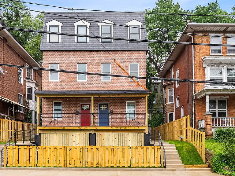 442 W Queen Ln #2 — Photo 32