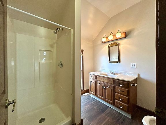 5th image of 1633 Peck St #2