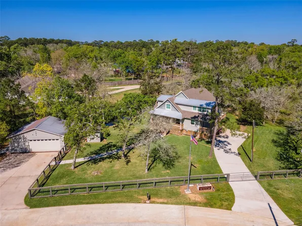 12216 Pine Ln, Dickinson, TX 77539