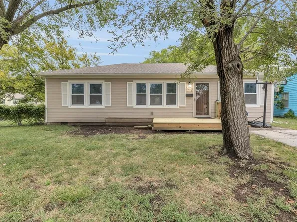 708 W Poor St, Olathe, KS 66061
