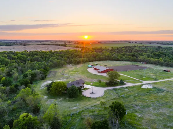 30551 Road D, Fairfield, NE 68938
