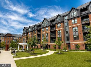 3927 Fair Ridge Dr APT 303, Fairfax, VA 22033