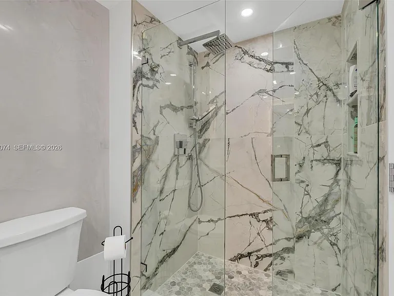 18071 Biscayne Blvd #901 — Photo 25