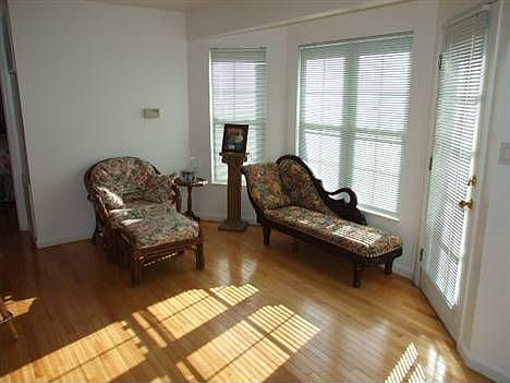 3rd image of 4147 Scarlet Dr