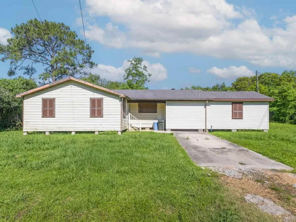 638 Cypress St, Gibson, LA 70356