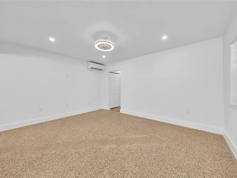 5122 NE 19th Ave #3 — Photo 10
