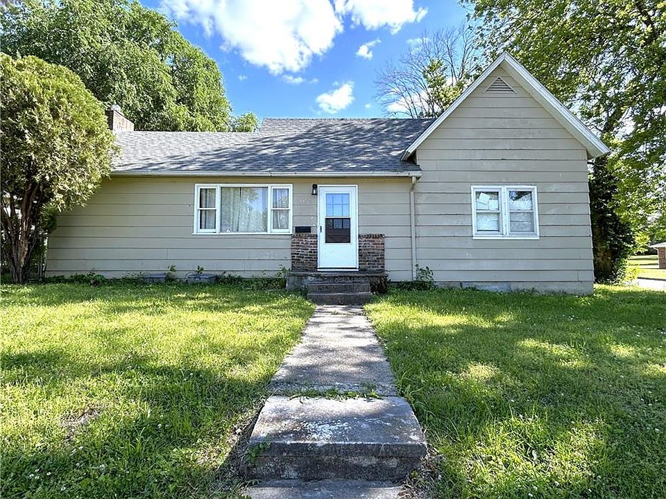 1st image of 935 W Walnut St