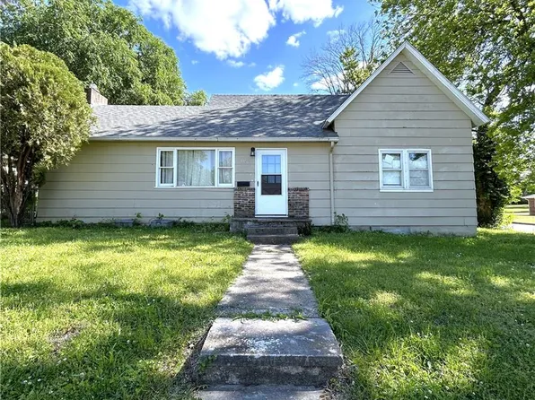 935 W Walnut St, Nevada, MO 64772