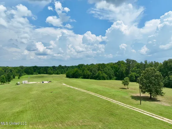 1625 Barnes Rd, Canton, MS 39046