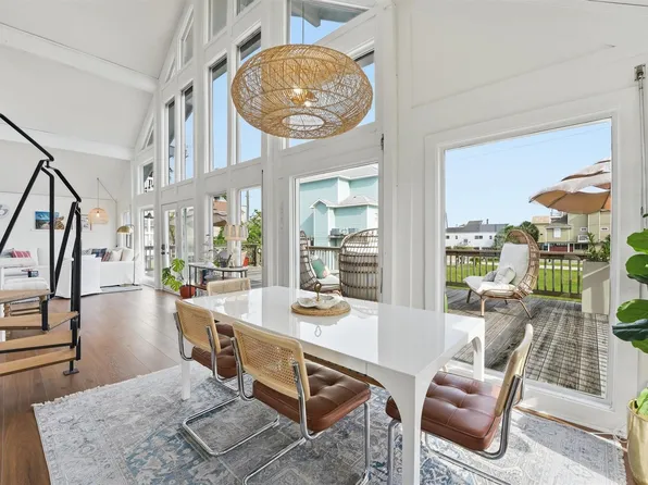 13839 Pirates Beach Blvd, Galveston, TX 77554