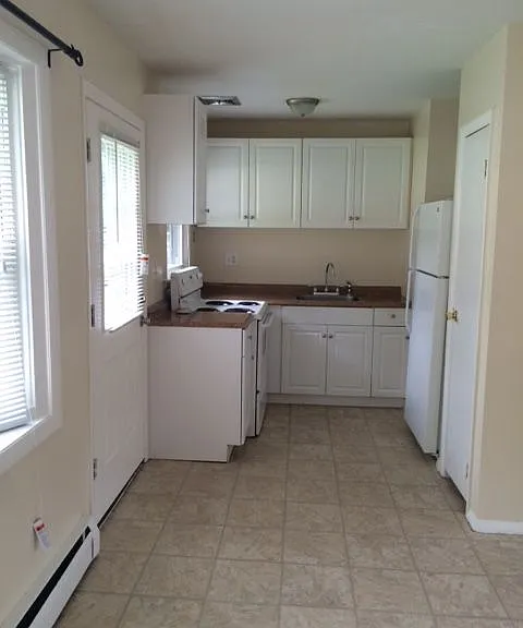 75 Hurlbut St — Photo 11