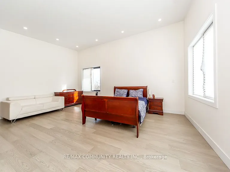475 Wilson Rd N — Photo 29