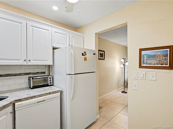 4th image of 1905 SW Palm City Rd APT C