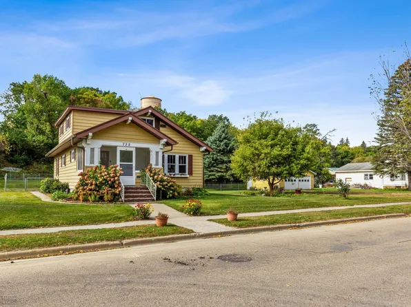 732 Center St, Enderlin, ND 58027