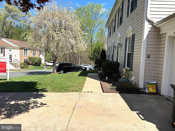 2nd image of 10542 Reeds Landing Cir
