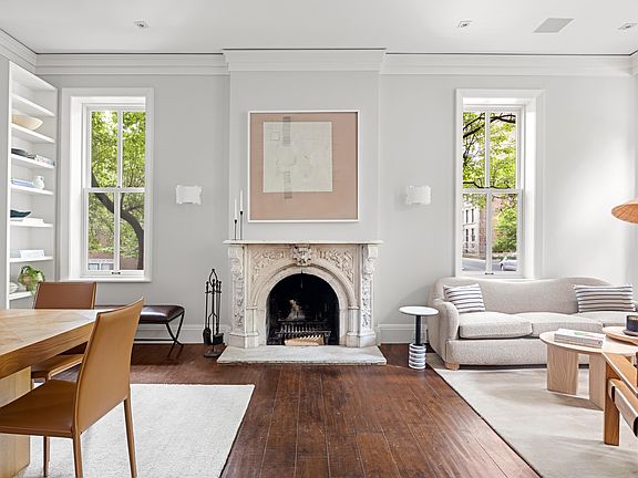 5th image of 214 W 11th St