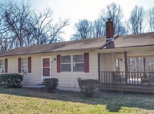 32 Scrabble Rd, Castleton, VA 22716