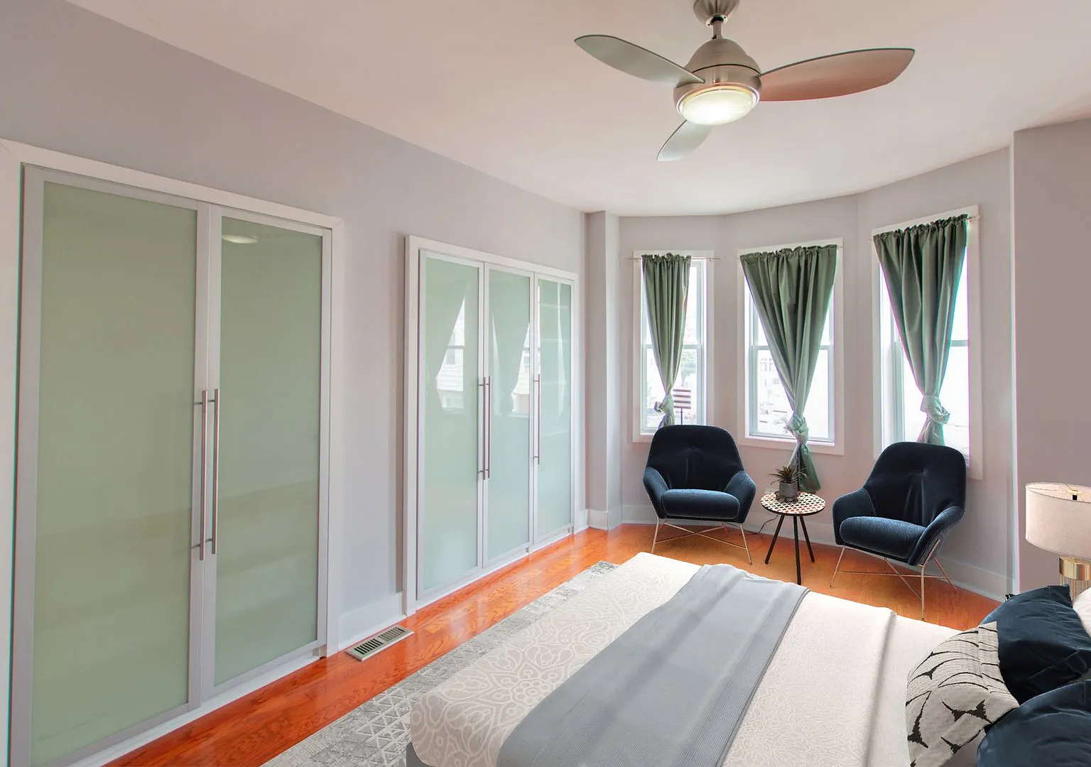 South Philadelphia Corner Rowhome with Garage Parking and Roofdeck! — Photo 4