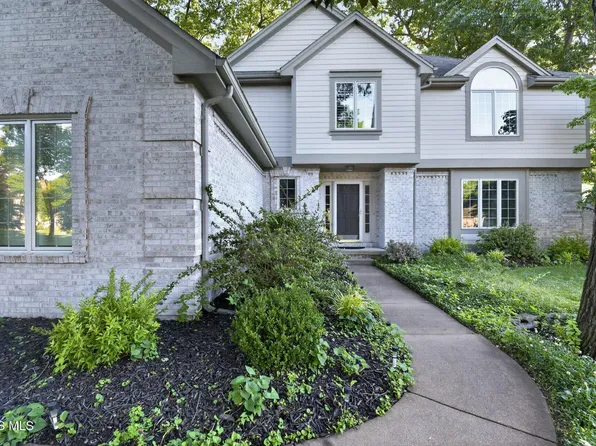 9114 Oak Valley Rd, Holland, OH 43528