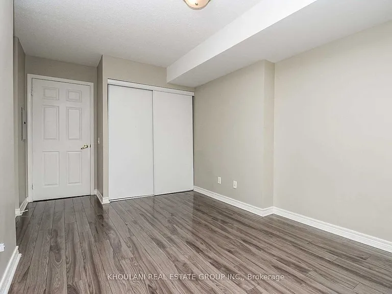 35 Kingsbridge Garden Cir #312 — Photo 25