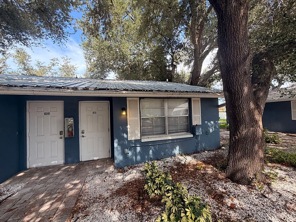 611 Osceola Rd