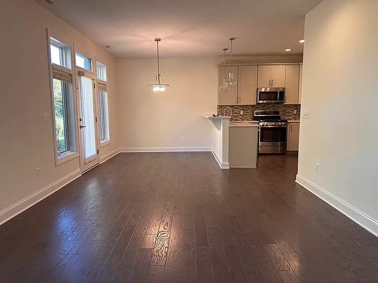1361 Slate Ct — Photo 7