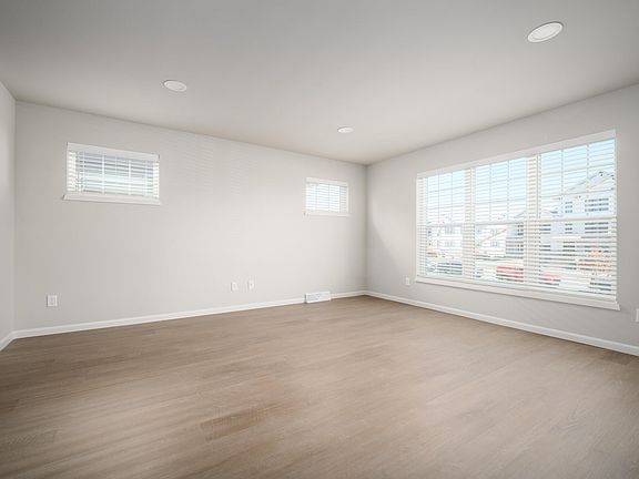 3rd image of 2116 S High Point