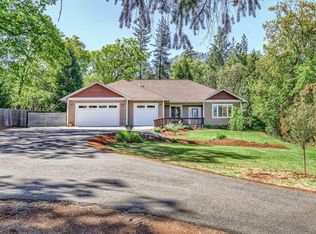 315 Summit Loop, Grants Pass, OR 97527