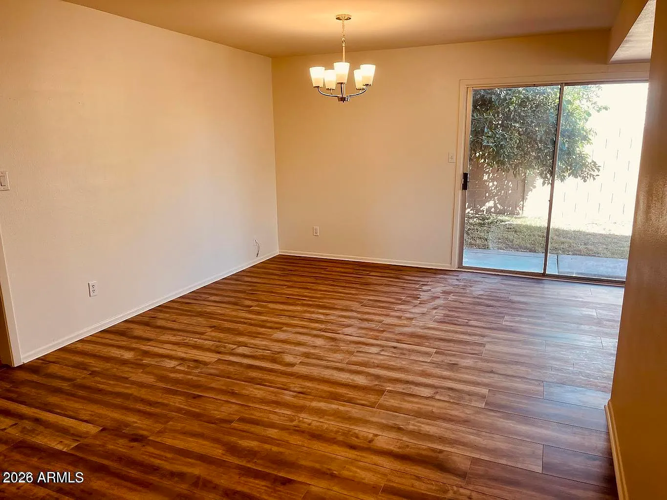 4 bed, 2074 sqft, $3,295 — Photo 4