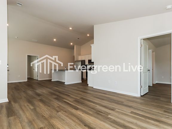 5th image of 2275 Courtina Way