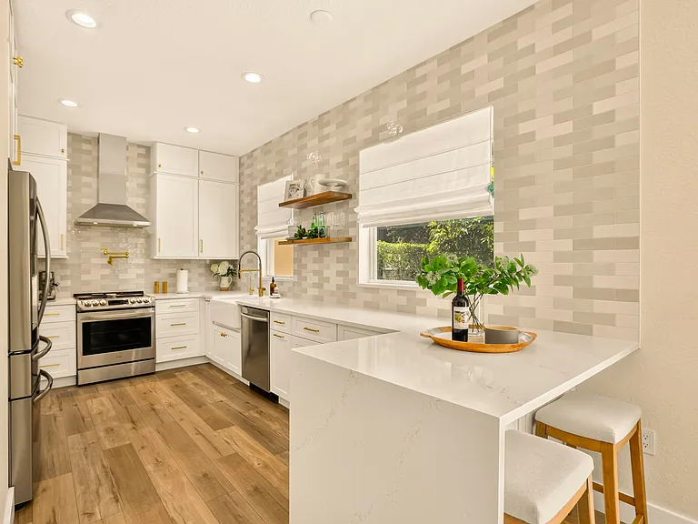 7630 Topiary Ave — Photo 15