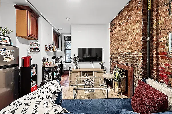 Rented by Compass | media 7