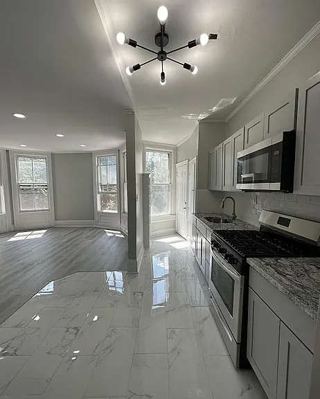 54 Grove St #3R — Photo 3
