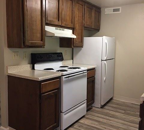 3rd image of 1576 Heather Dr APT 117