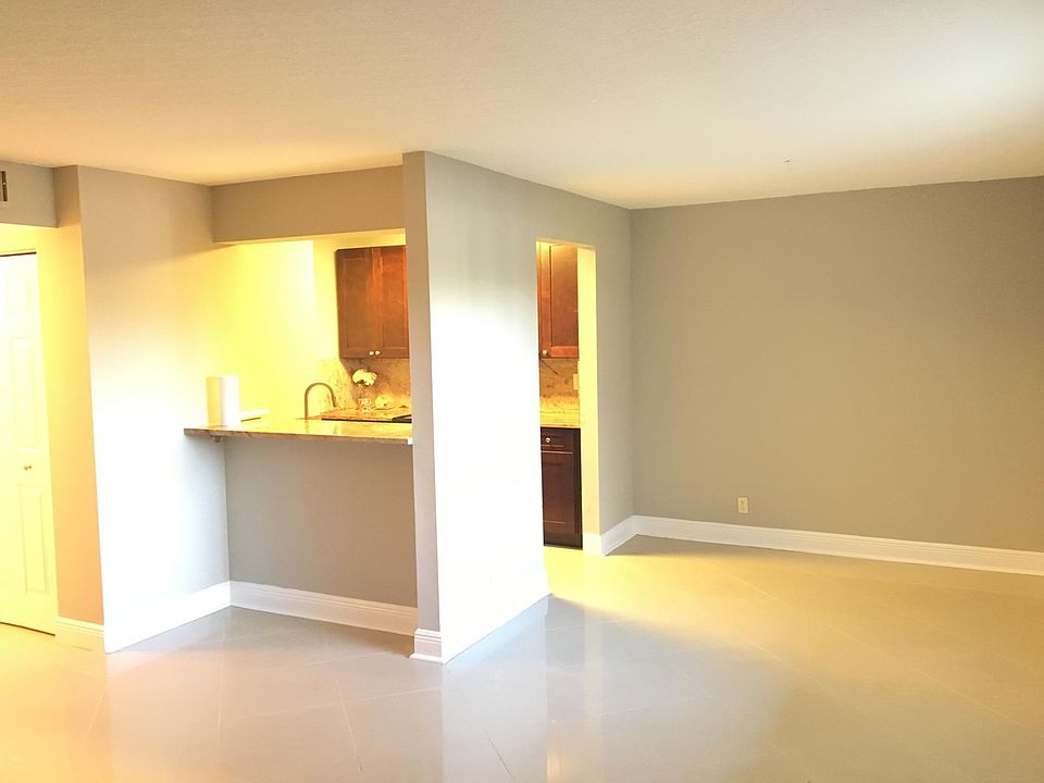 1st image of 808 Meadows Cir #808