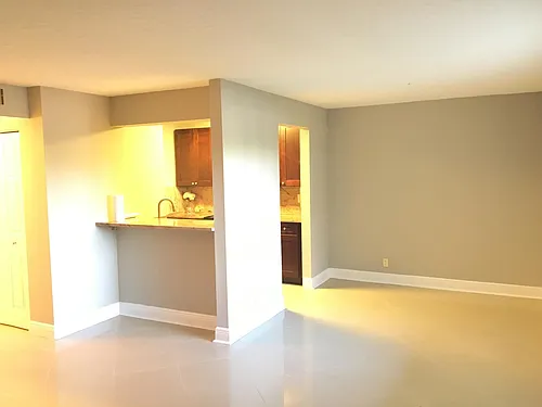 808 Meadows Cir #808 Photo 1