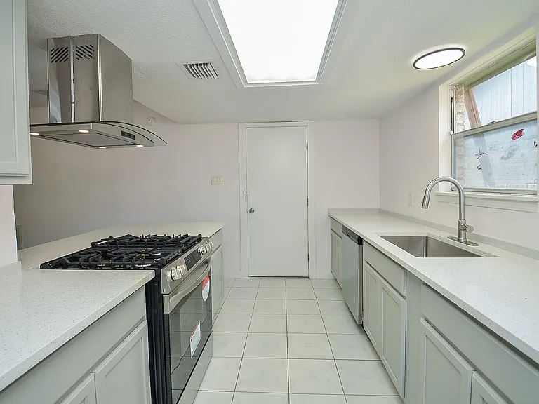 3722 Brier Gardens Dr — Photo 6